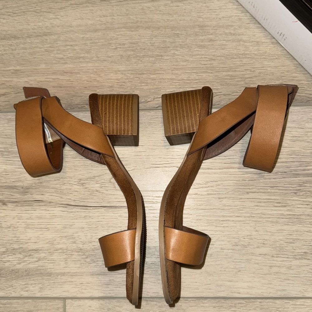 Qupid Tan Ankle Strap Sandals - Picture 2 of 8